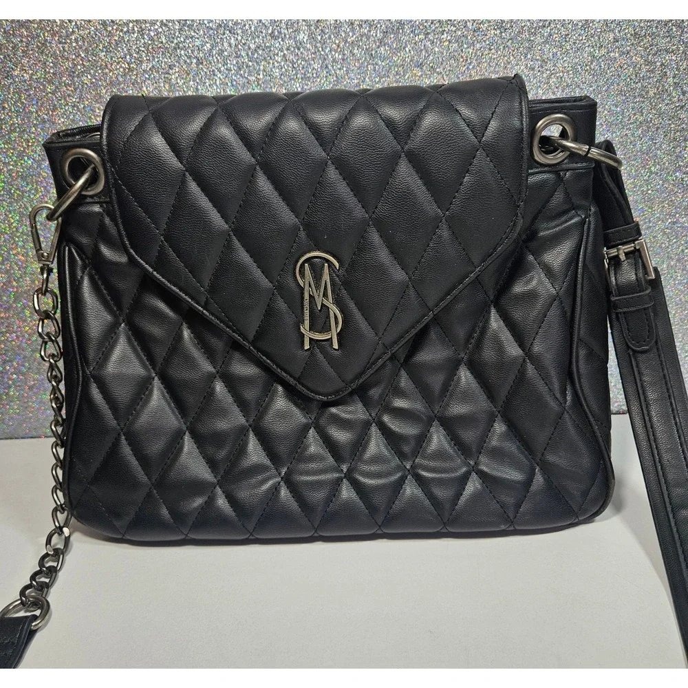 STEVE MADDEN‎ Black Quilted Crossbody Bag Silver SM Logo Flap Closure Messenger